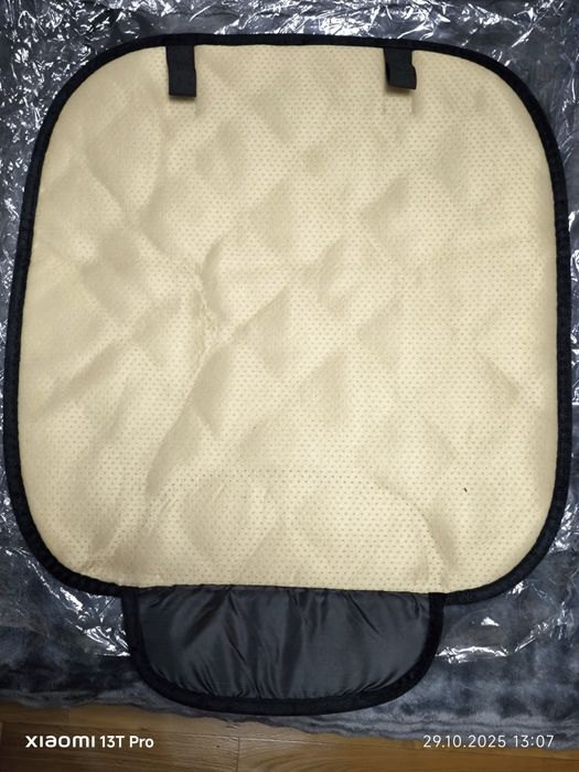 Накидка на сидіння автомобіля