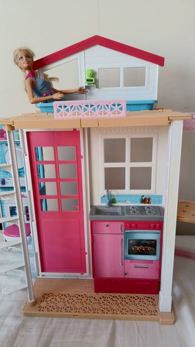 Domek Barbie Mattel składany akcesoria