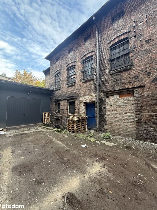 Oficyna z garażem i kanałem - 176 m², Chorzów Batory