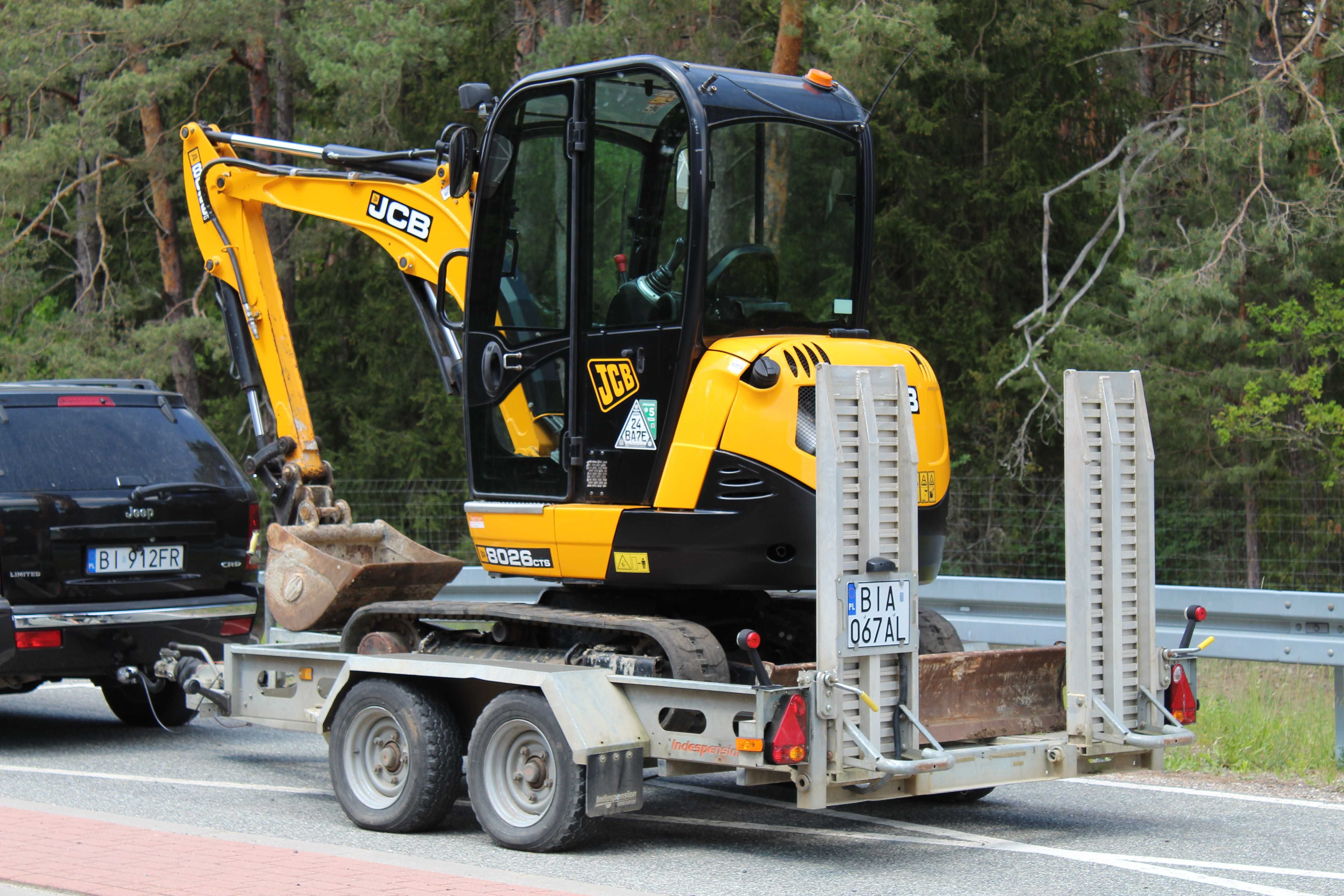 Zestaw minikoparka JCB 8026CTS/2021r/1756mth + Przyczepka INDESPENSION