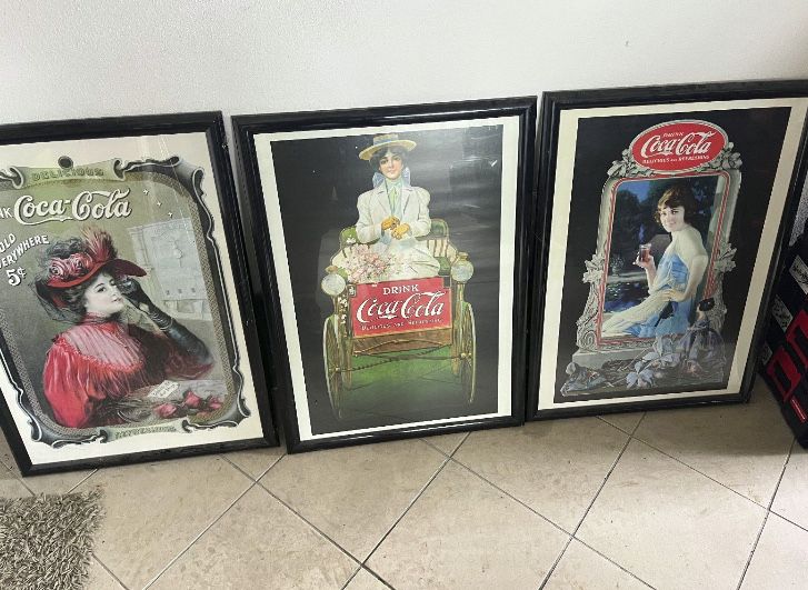 Trzy obrazy Coca-Cola vintage