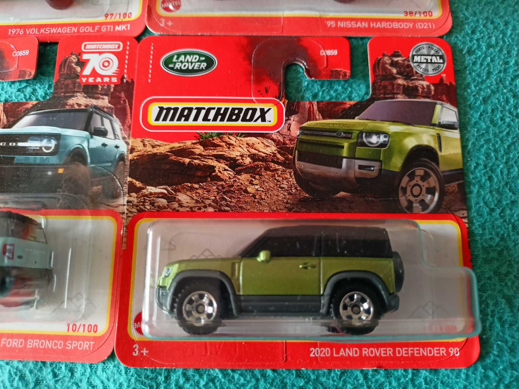 Matchbox Defender, Bronco, Golf GTI, Hardbody 1:64 cena za 4 sztuki