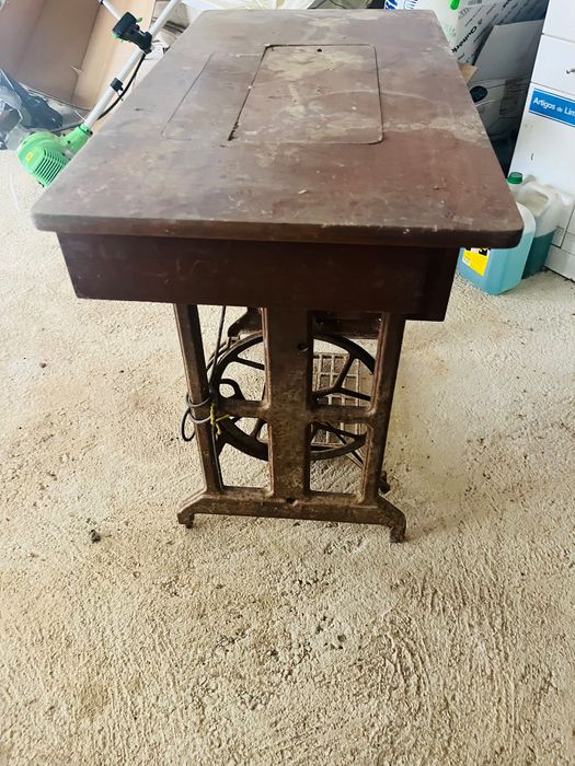 Máquina de costura antiga