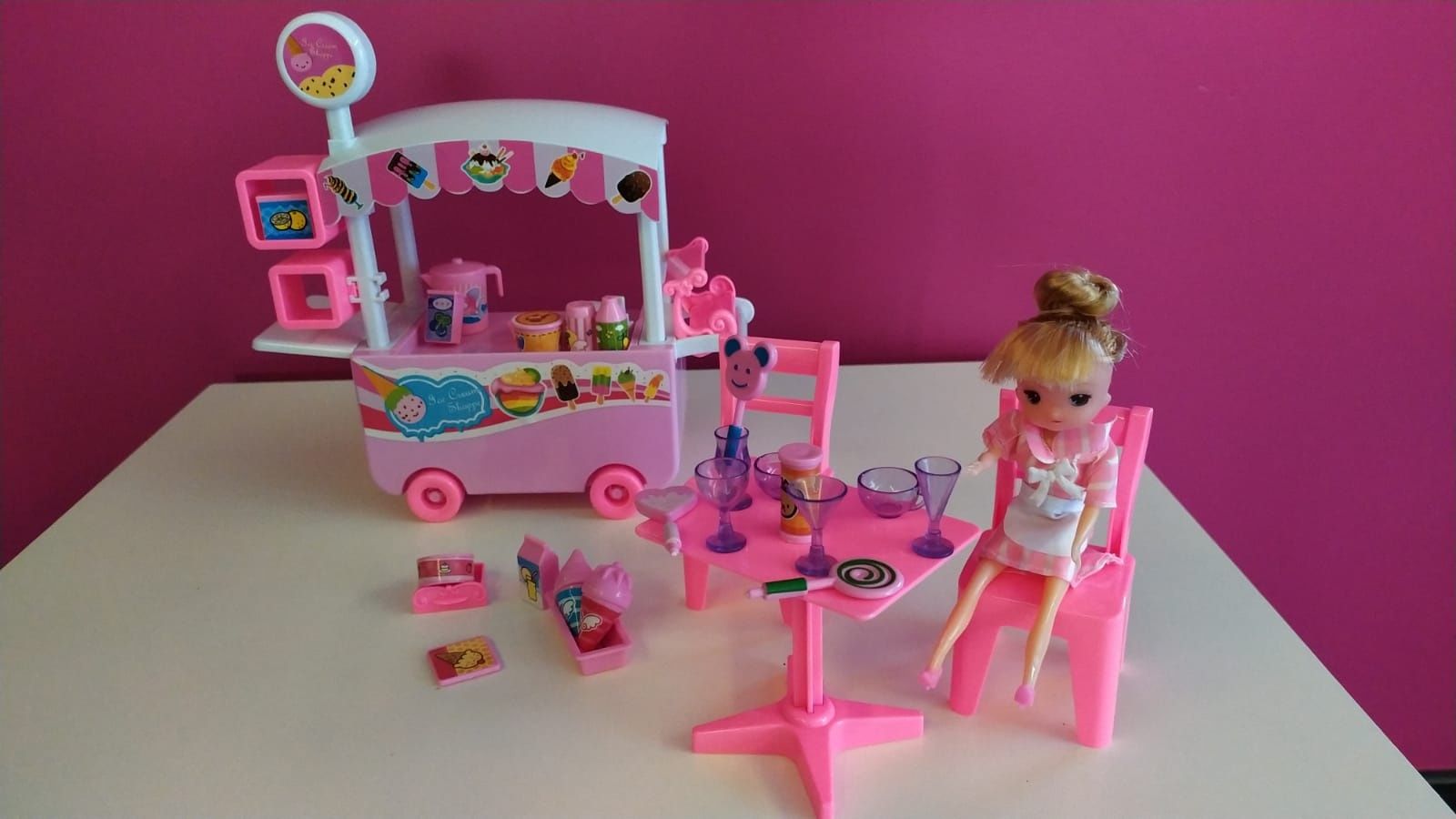 Barbie, Domek Chelsea + gratis