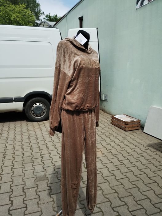 Dres damsko-młodzieżowy karmel