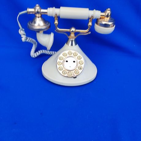 Стационарный телефон под ретро винтаж лофт с трубкой и круглым диском