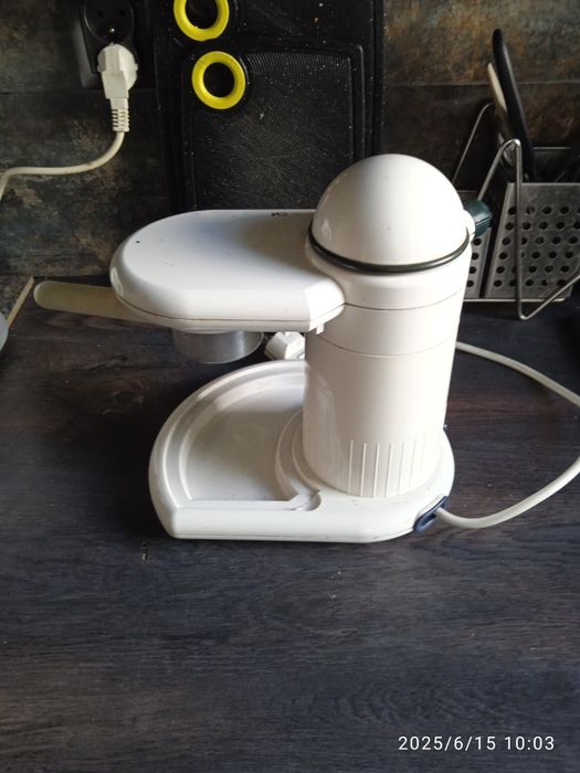 Ekspres do kawy kolbowy Clatronic ES 2038 stan bdb