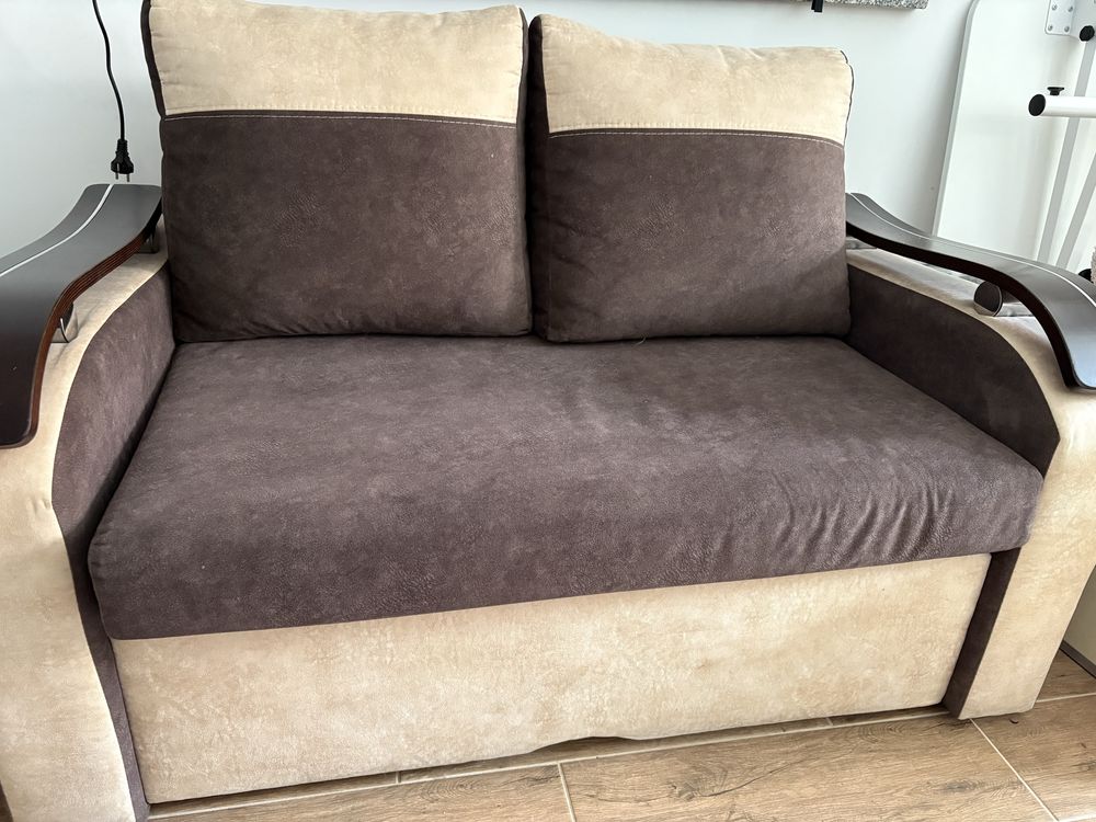 Sofa, łóżko rozkładane z pojemnikiem ,wygodne, funkcjonalna i zadbana!