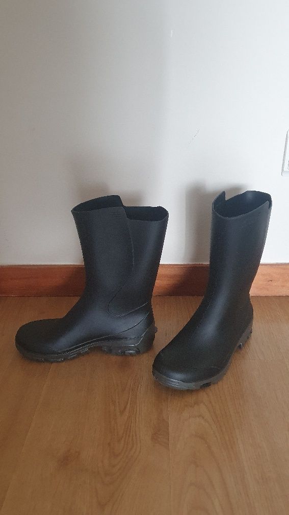 Bota impermeável Solognac perfeito estado