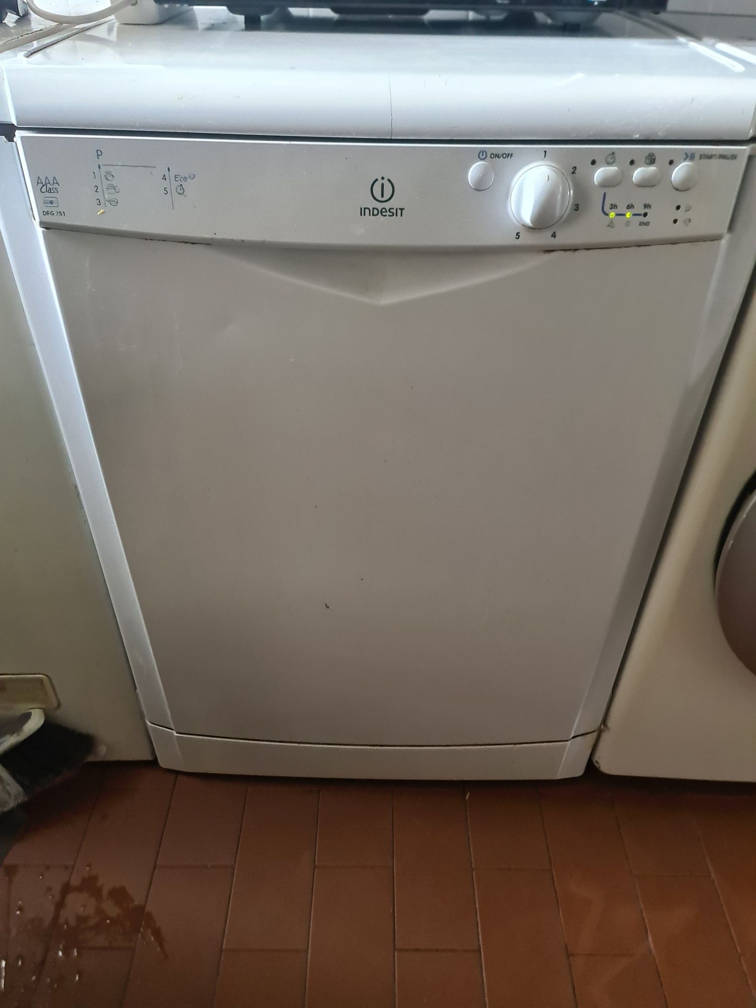 Maquina lavar loiça Indesit