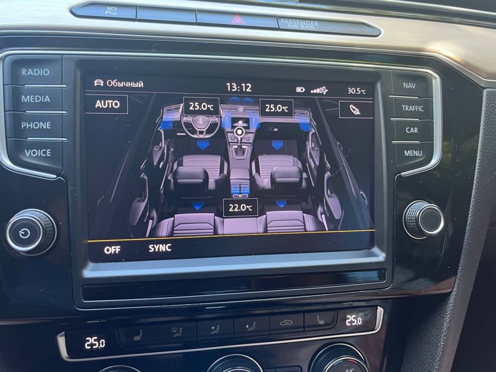 Продається сімейний автомобіль