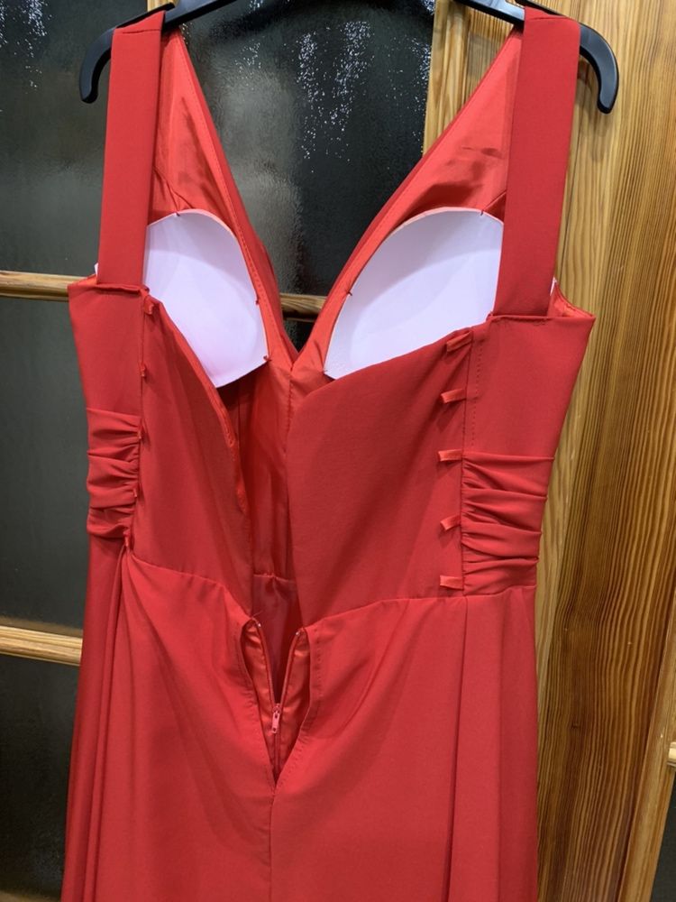 Продам Выпускное платье красное