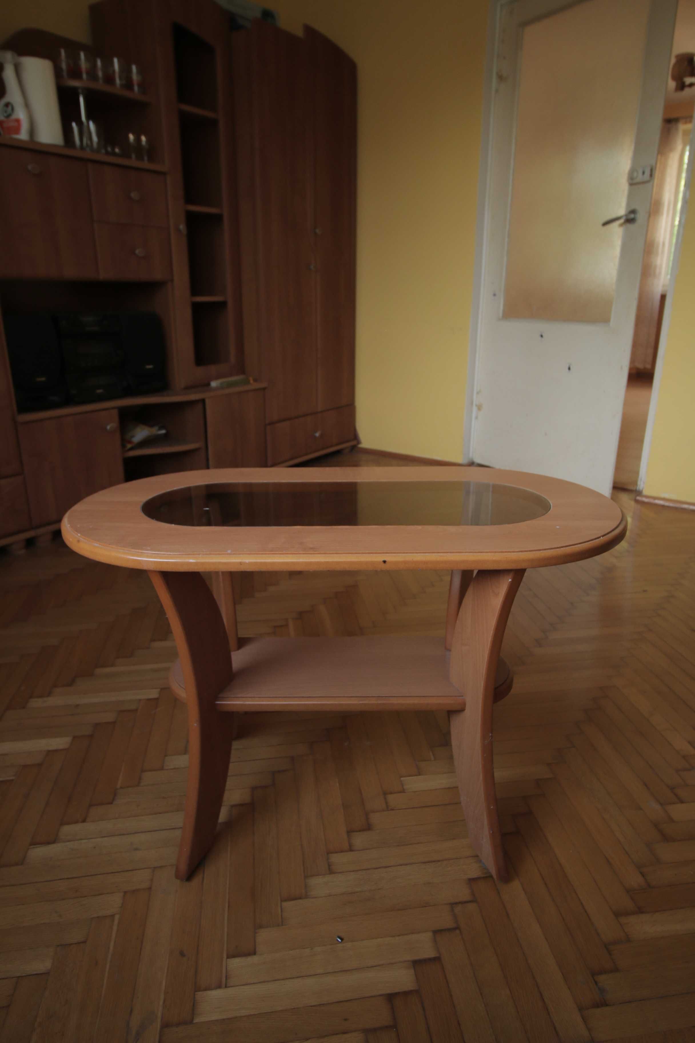 Stolik kawowy z szybą