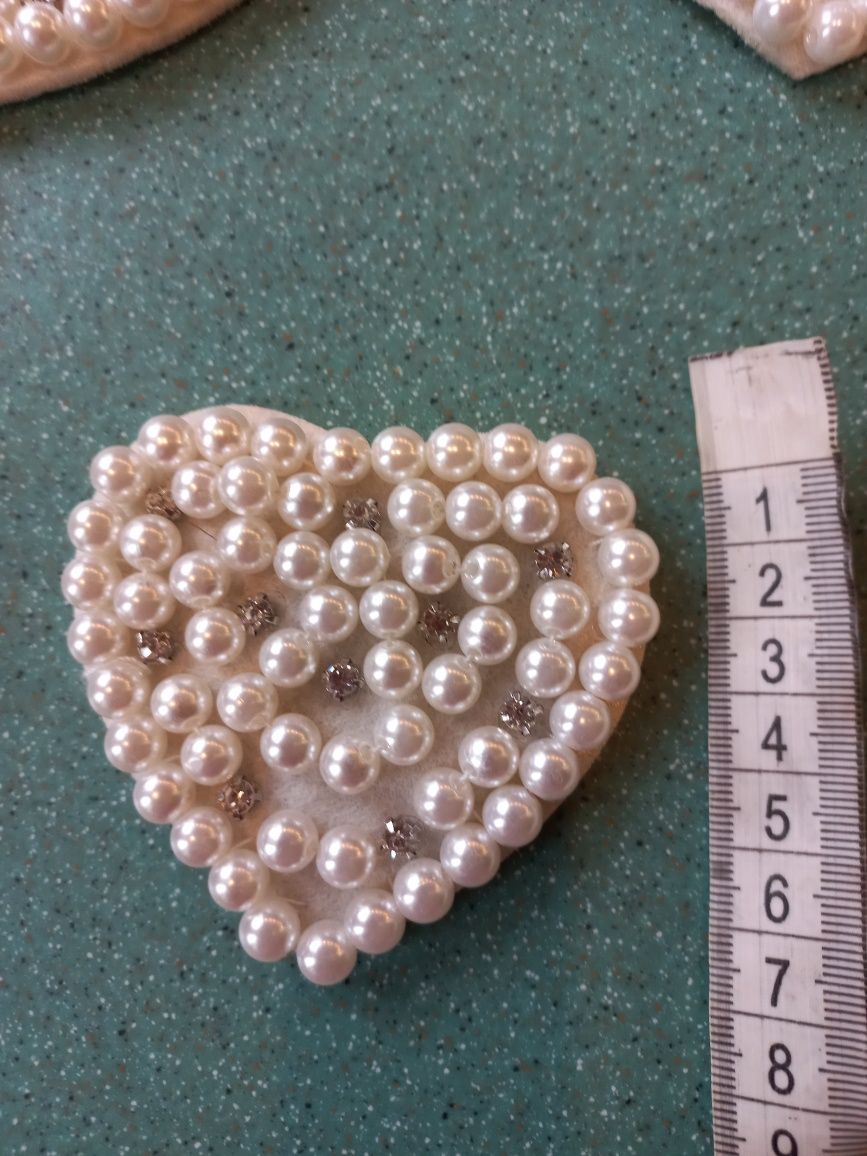 Aplikacją naszywka perłowe serduszko handmade