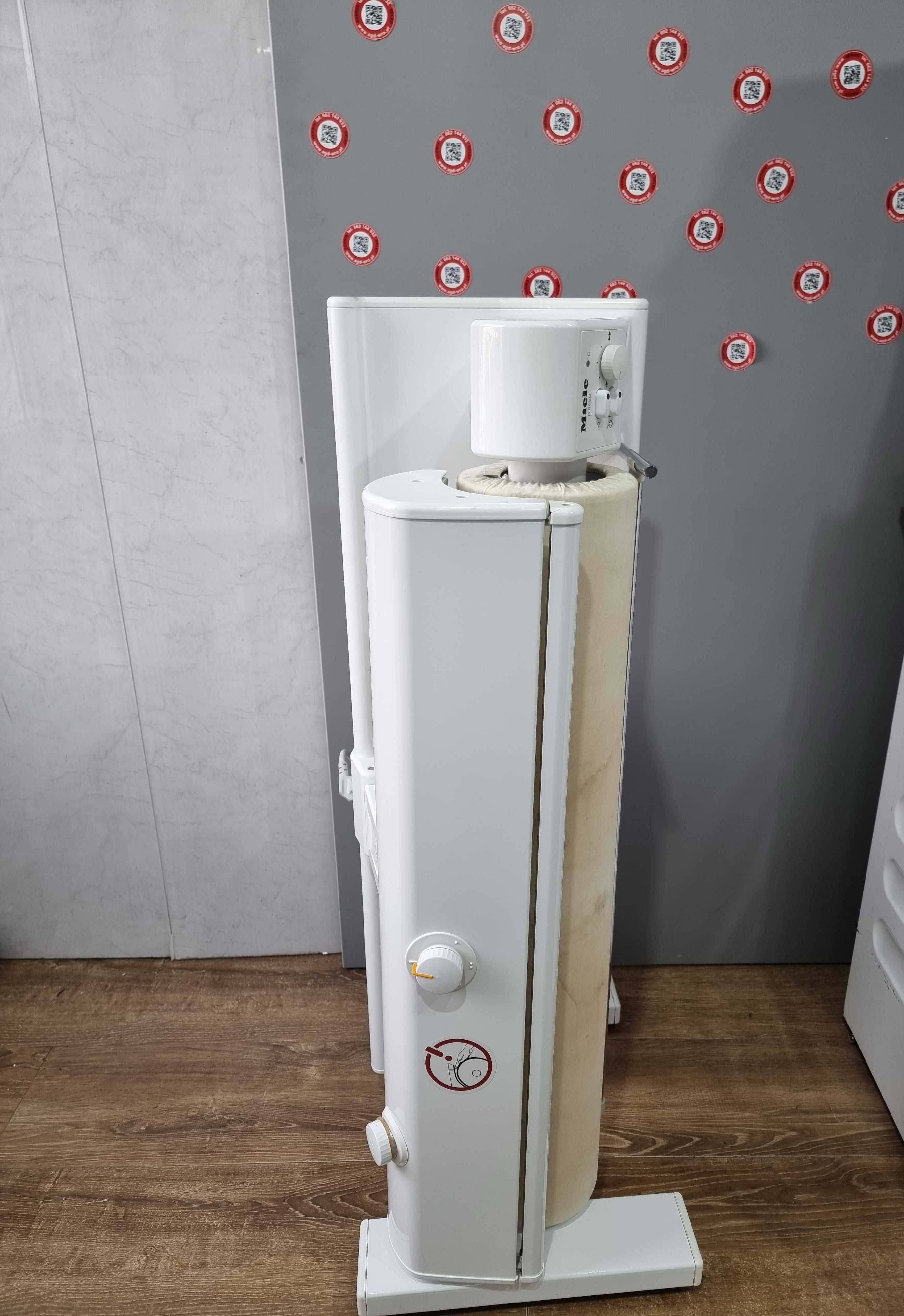 Magiel elektryczny, maglownica Miele B 895 D z funkcją pary, składany