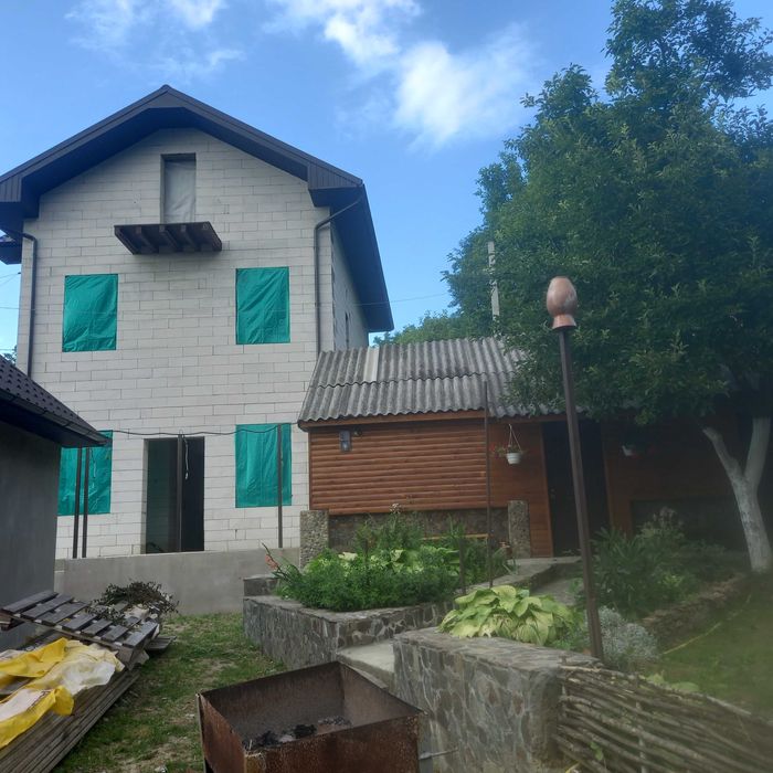 Продаж 2х пов будинок (накр. кообк) гаражЧернівці Садгора в.Виноградна