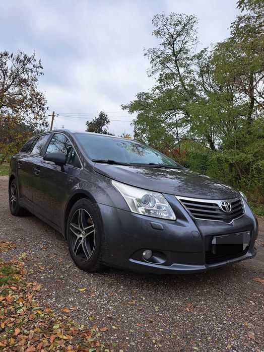 Toyota Avensis 2.0 D-4D • 126 KM • 2010 • Bezwypadkowy • Salon Polska