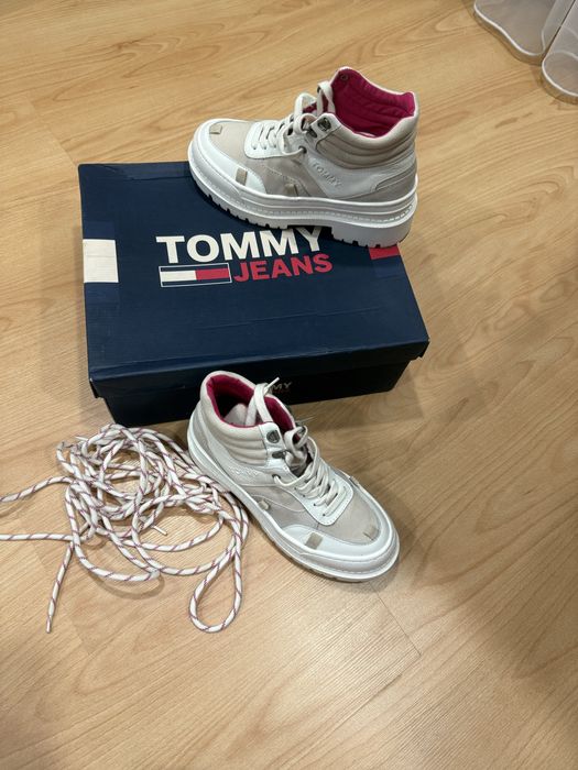 Ботинки почти новые,один раз носили.