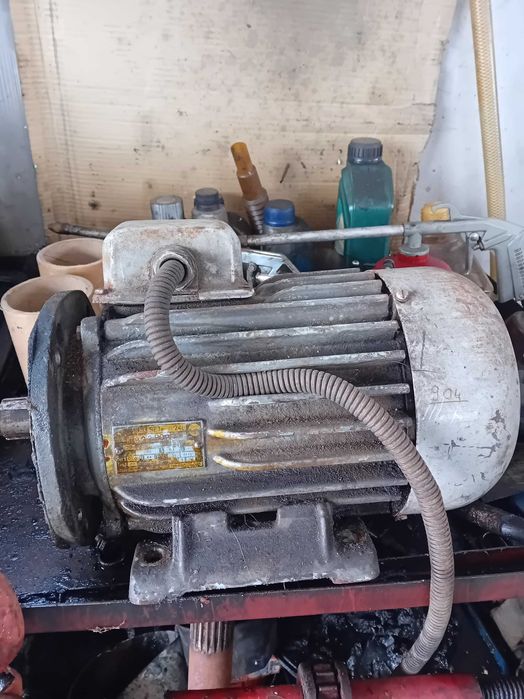 sprzedam nowe i używane silniki elektryczne trójfazowe i na 220v