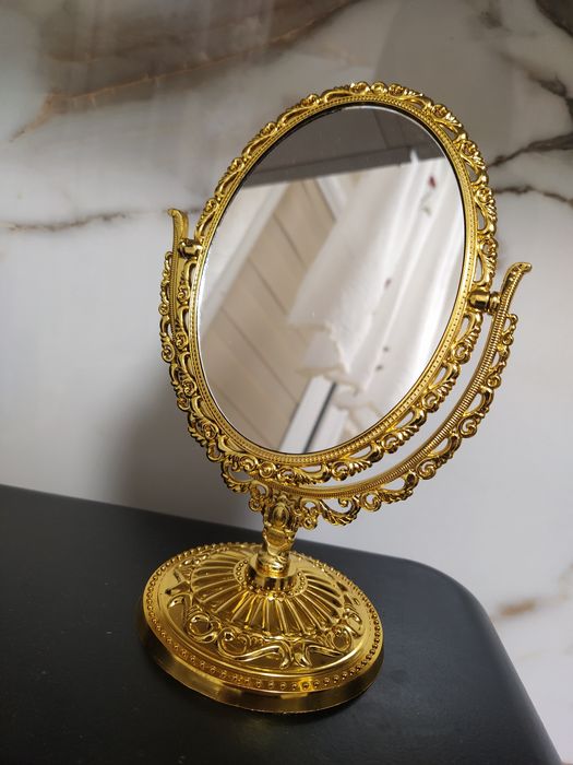 Obustronne złote lusterko