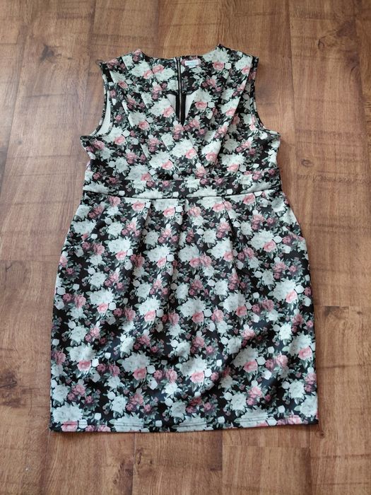 Kopertowa sukienka 46