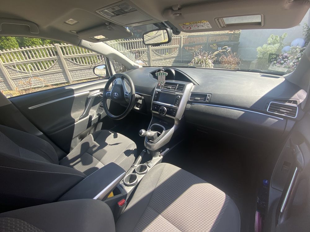 Sprzedam Toyota Verso Lift 5 osobowy  1.6 Diesel