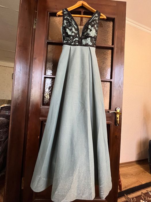 Сукня на випускний