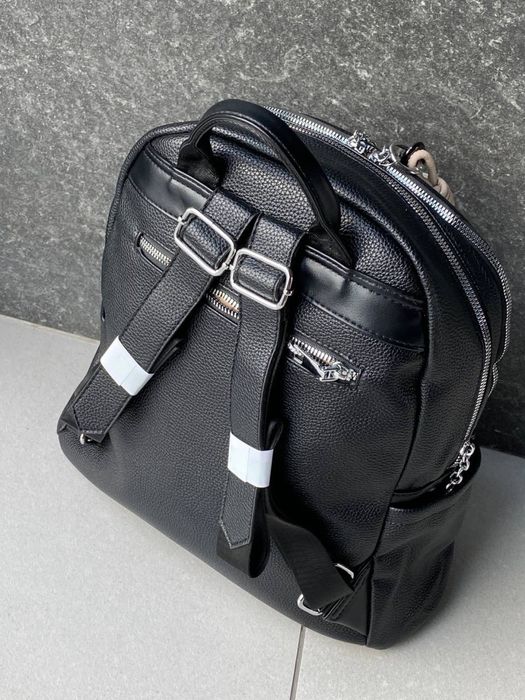 Жіночий рюкзак на два відділи