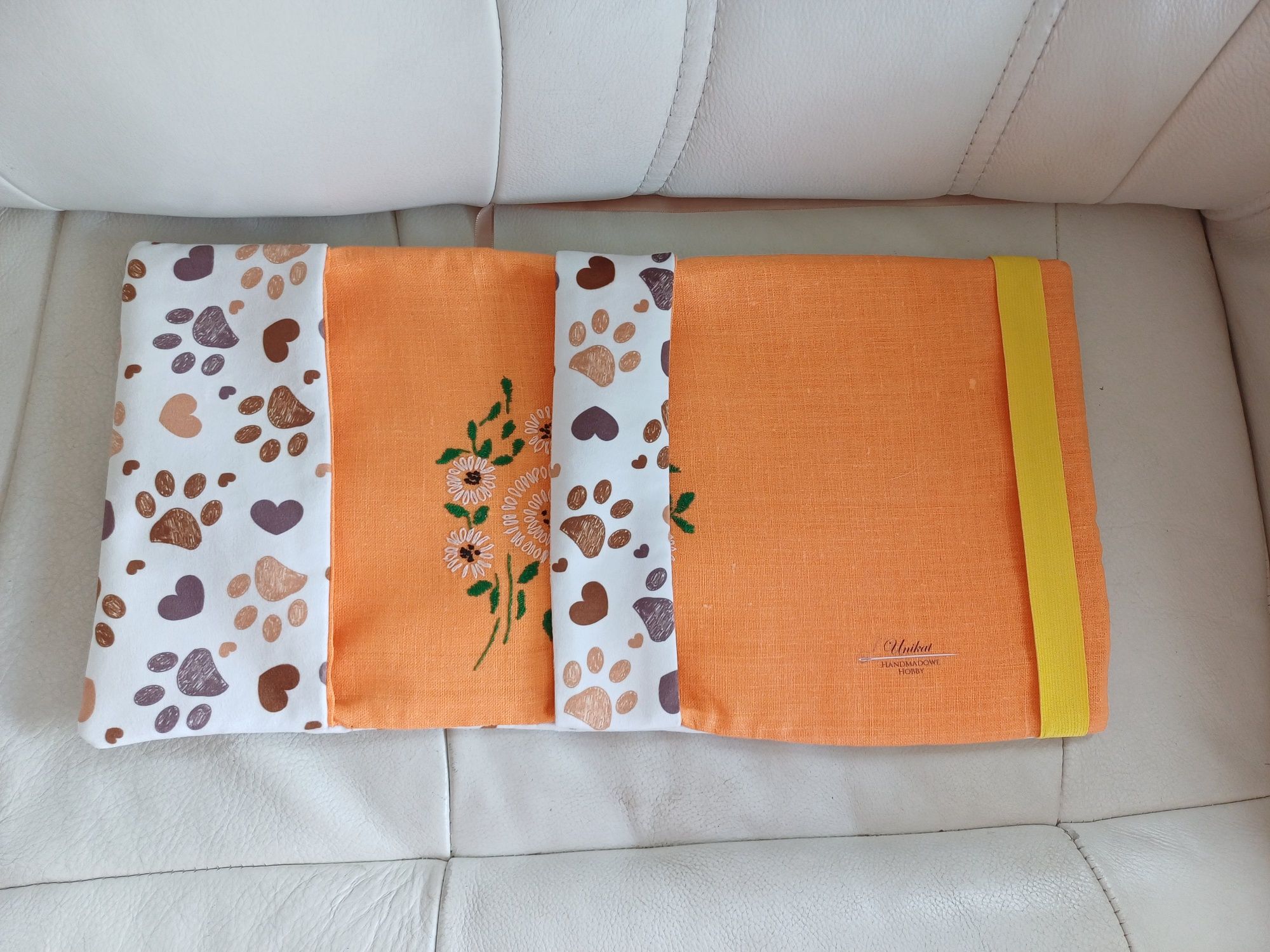 Nowy etui otulacz okładka na książkę uniwersalna handmade