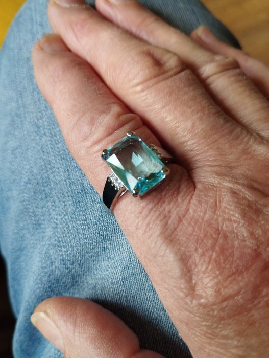 Srebrny pierścionek 10/20