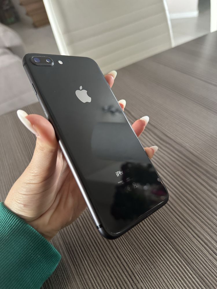 Iphone 8 plus uszkodzony