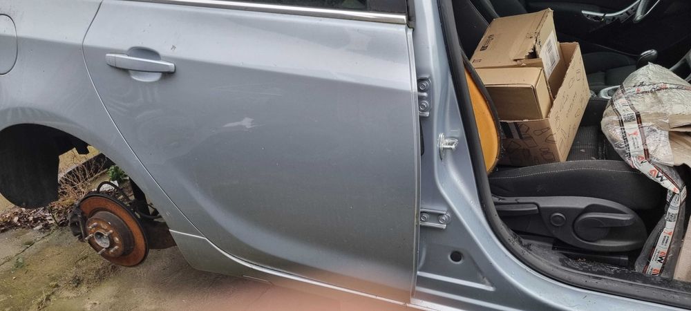 Drzwi prawy tył opel astra j lift kombi z189