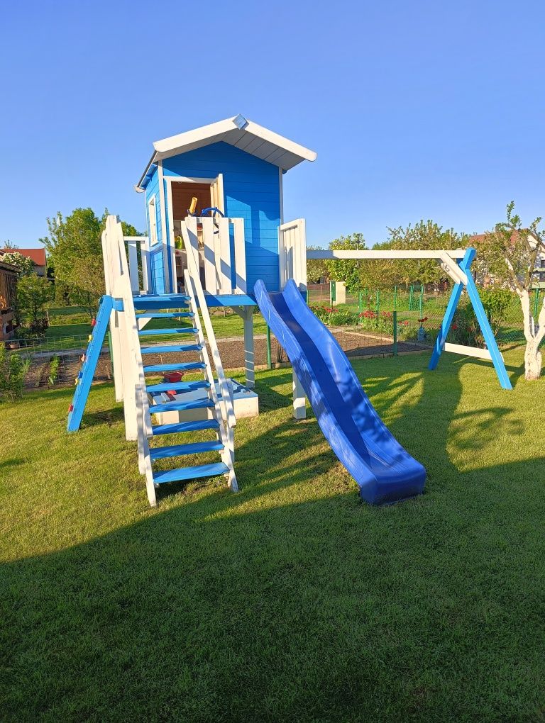 Plac zabaw domek