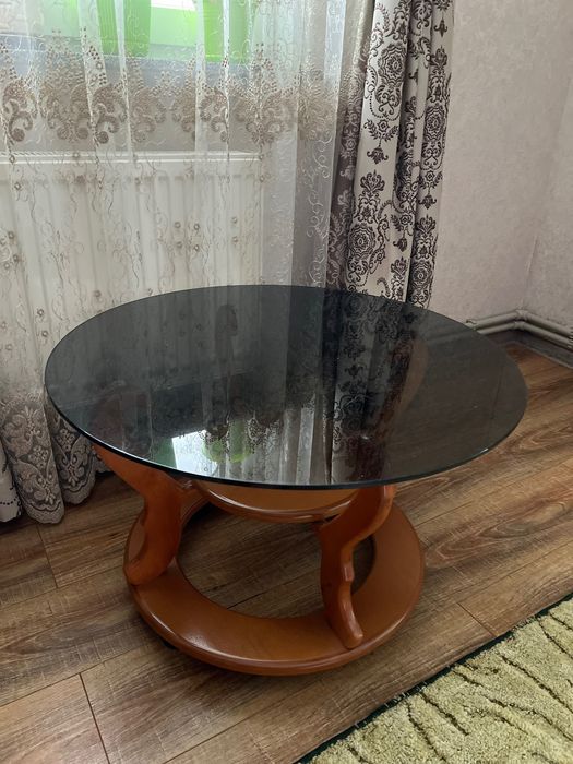 Журнальний кавовий столик натуральне дерево гартоване скло на колесах