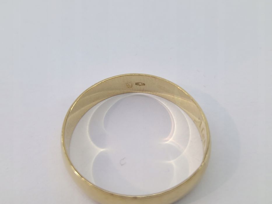 Obrączka złota pr 585 waga 2,92g rozmiar 23 używana pudełko gratis