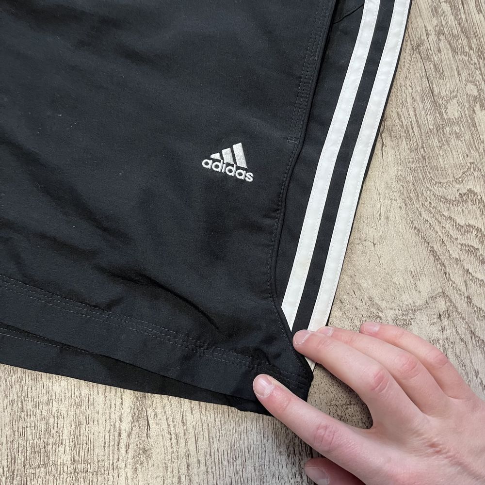 Спортивные шорты с карманами Adidas big logo