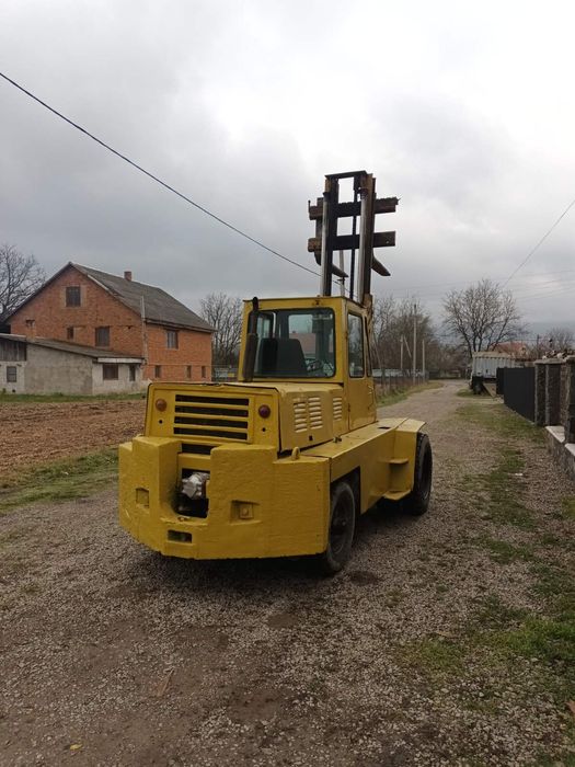 Продам  Львівський  навантажувач 5т (Львівський  навантажувач)
