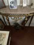 Mesa - consola lacada dourado