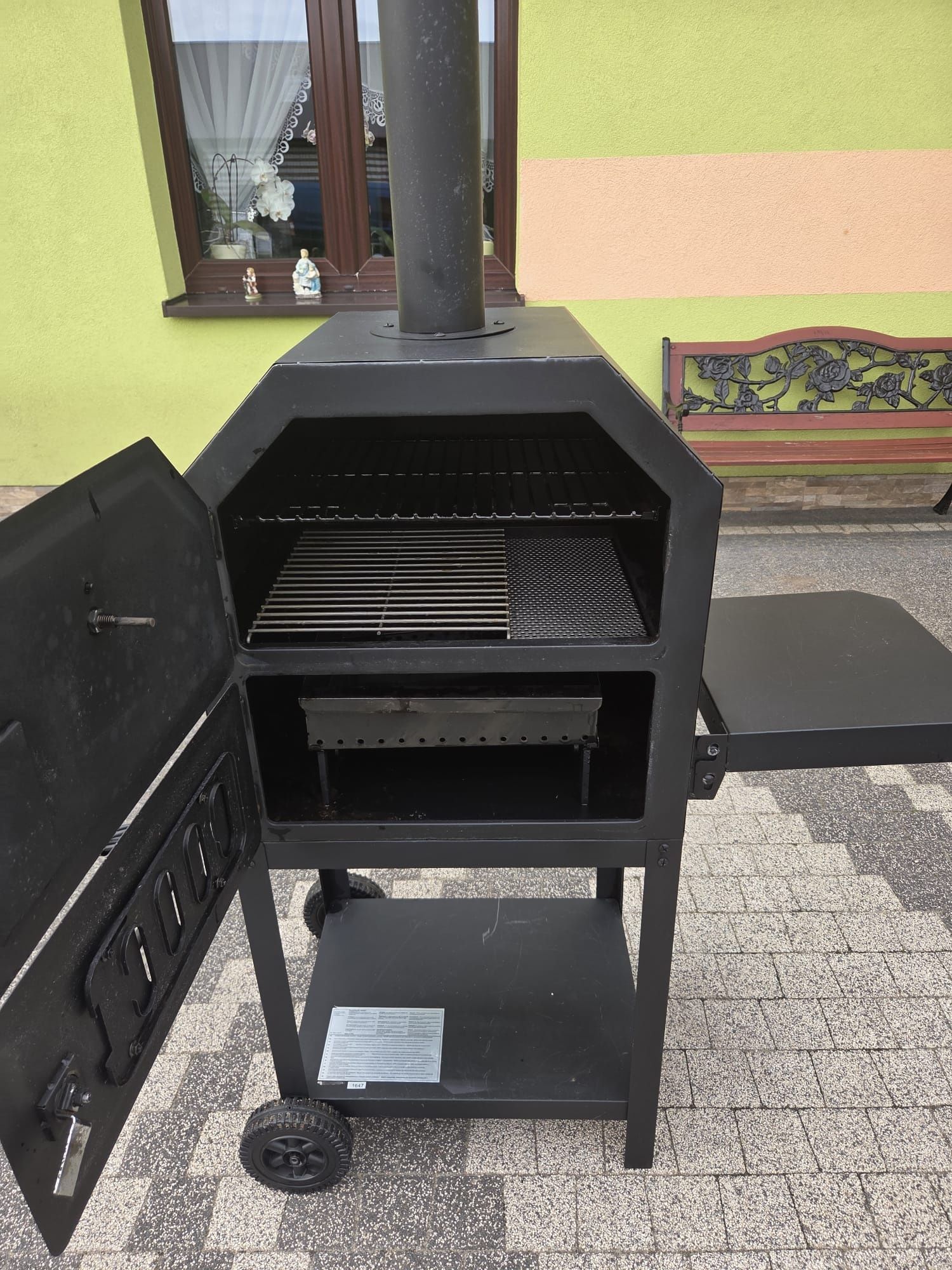 Piec do pizzy lub wędzarnia