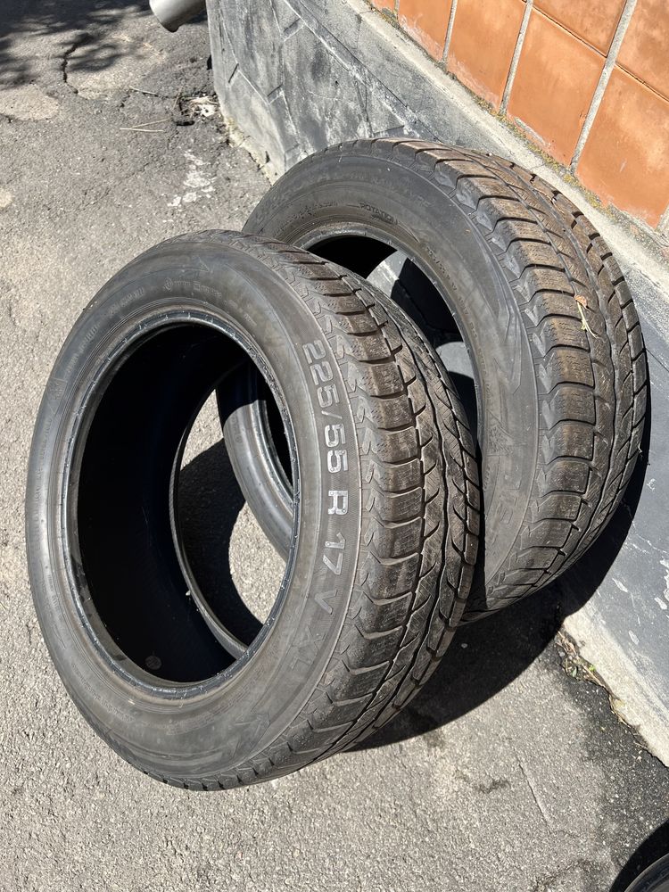Продам зимову резину r17 225/55 uniroyal