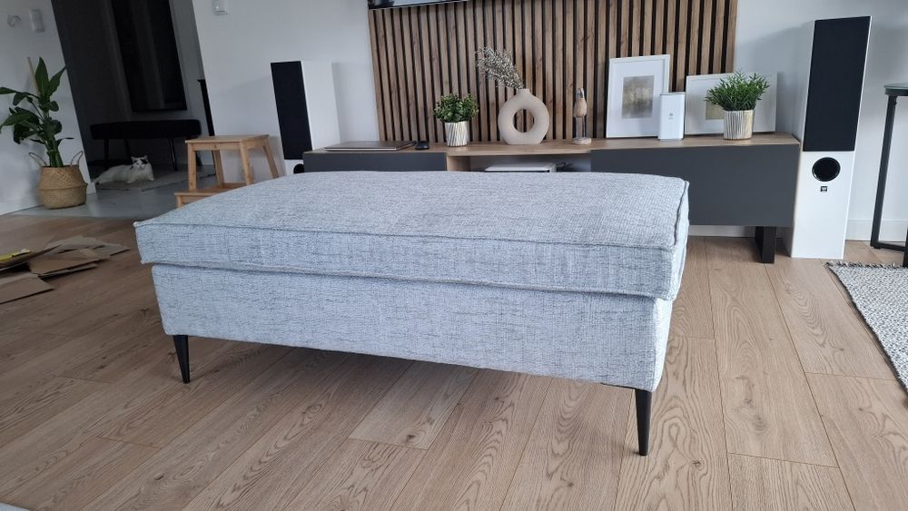 Nowa pufa, dostawka, podnóżek