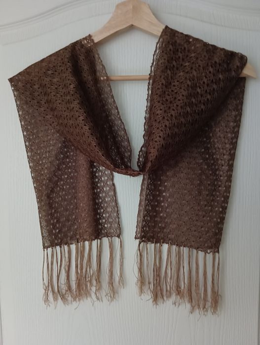 Apaszka, szalik z frędzlami w kolorze brązowym