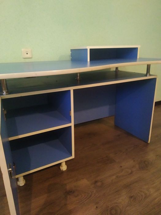 Продам письмовий стіл