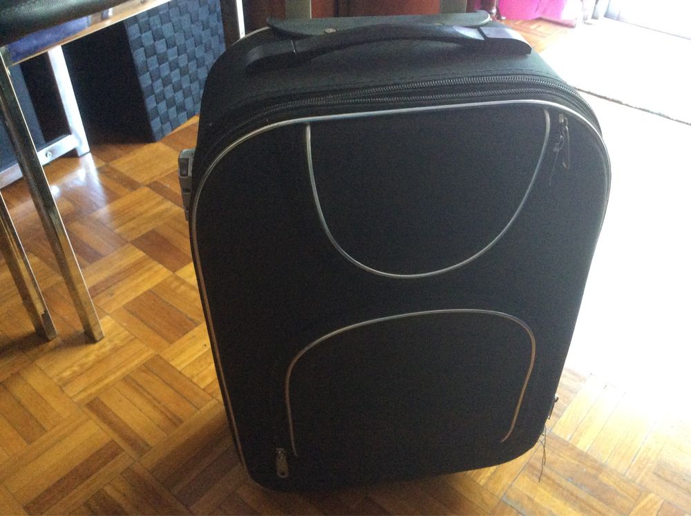 Vendo mala de viagem troley em bom estado