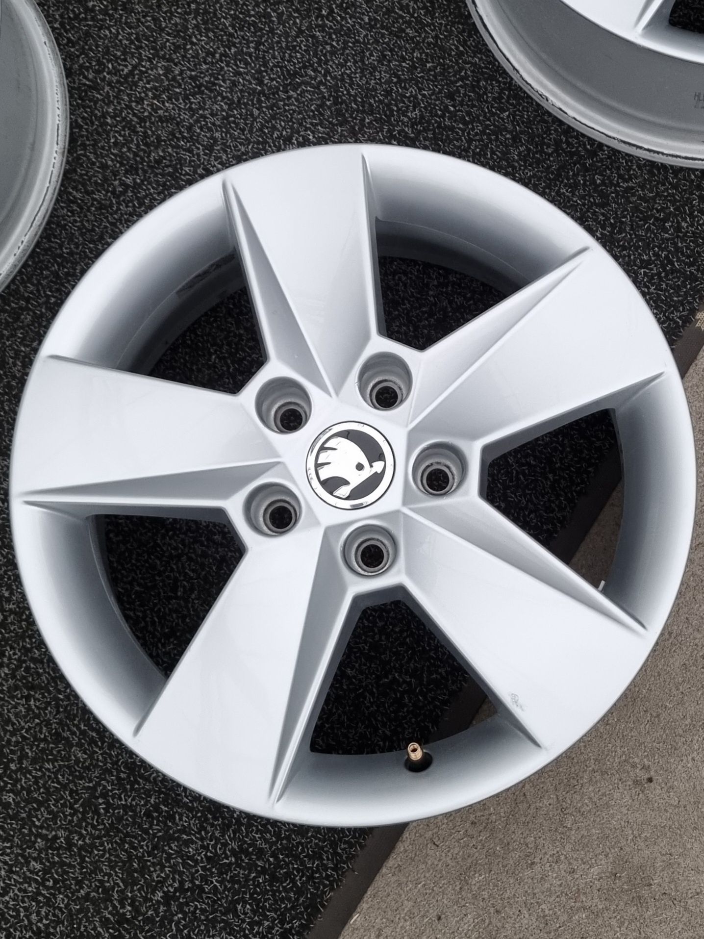 Felgi Alu 16" Skoda Octavia III 3 IV 4 II 2 5x112 SuperStan Oryginalne