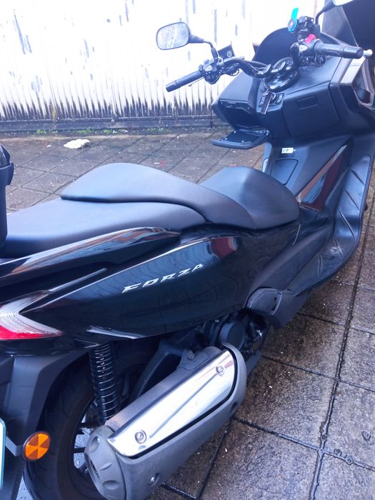 Moto Honda Forza 300