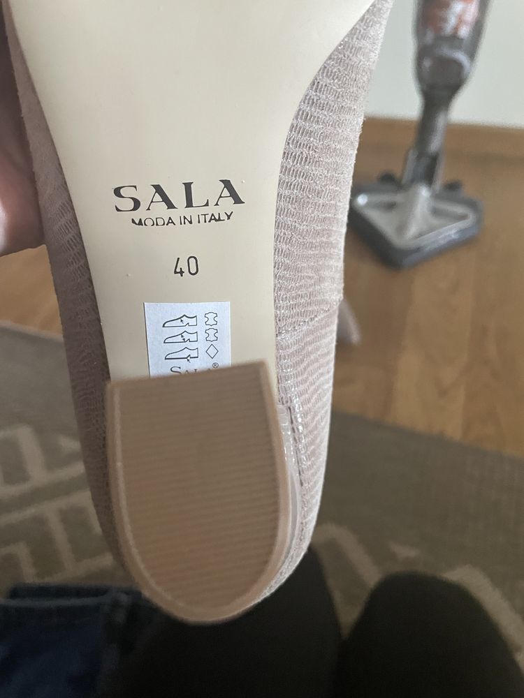 Sprzedam buty rozmiar 40