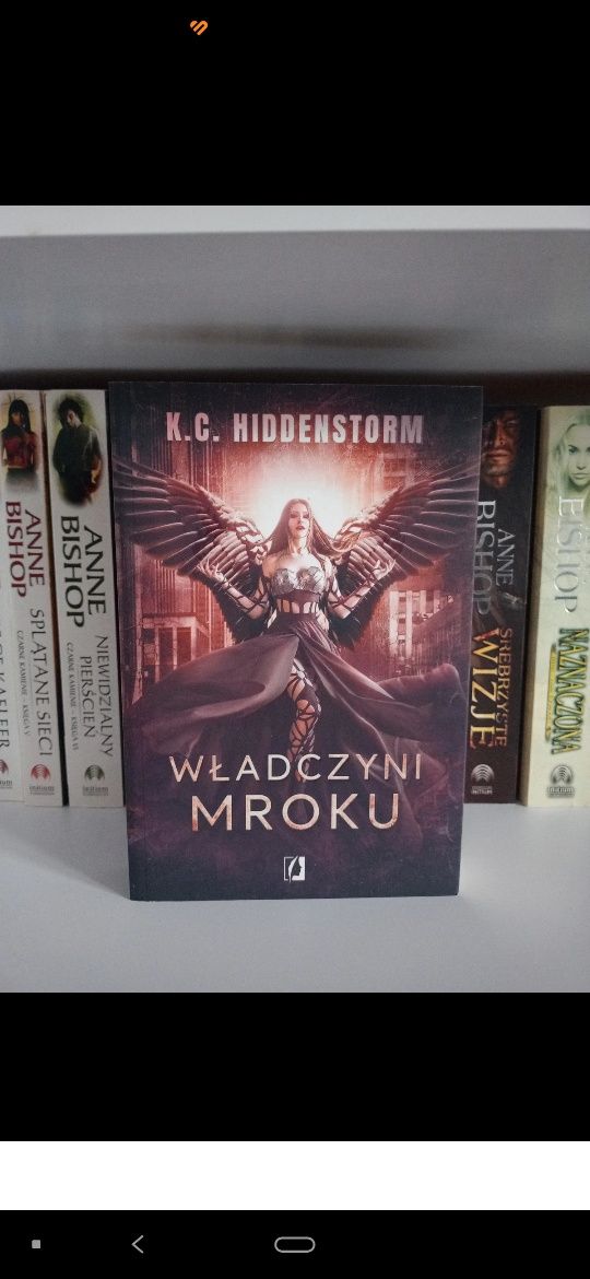 Władczyni mroku - K.C. Hiddenstorm