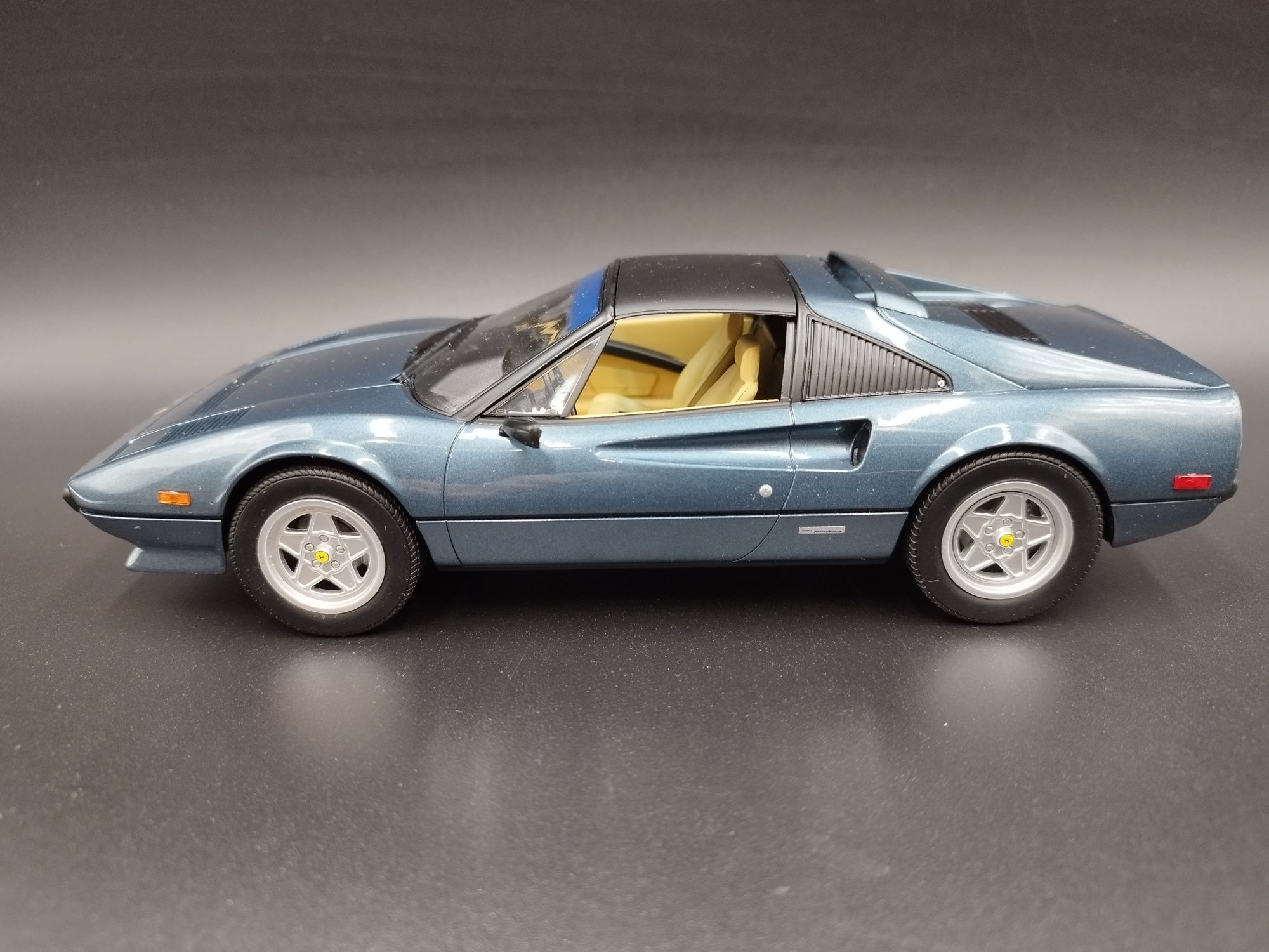 1:18 Norev 1982 Ferrari 308 GTS Blue  model