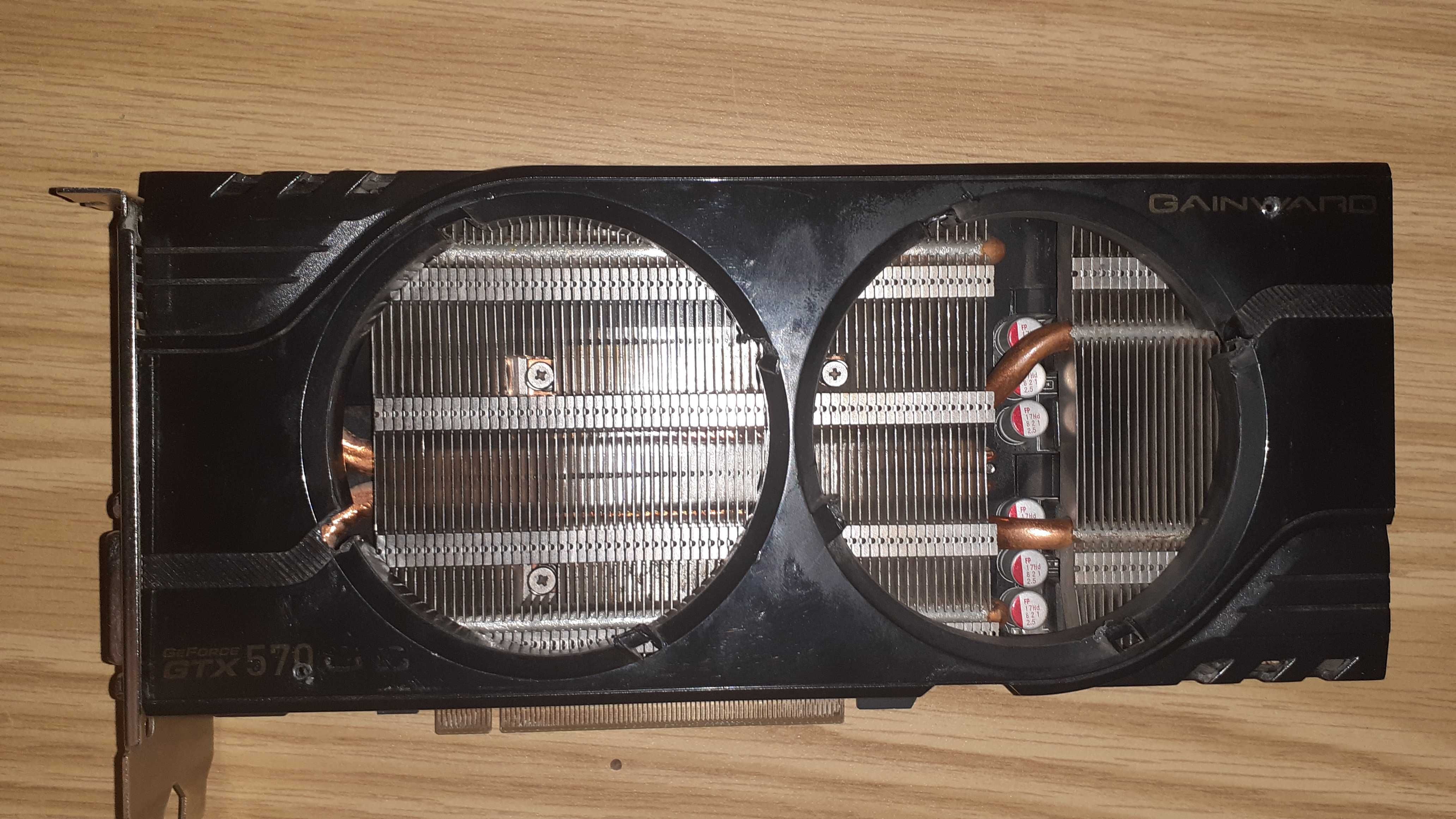 Видеокарта GeForse 570 GTX.Есть полоски на мониторе